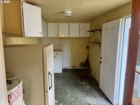 Tiny photo for 335 Holbrook Ln, Creswell, OR 97426 (MLS # 792344379)