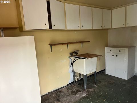 Tiny photo for 335 Holbrook Ln, Creswell, OR 97426 (MLS # 792344379)