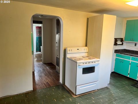 Tiny photo for 335 Holbrook Ln, Creswell, OR 97426 (MLS # 792344379)