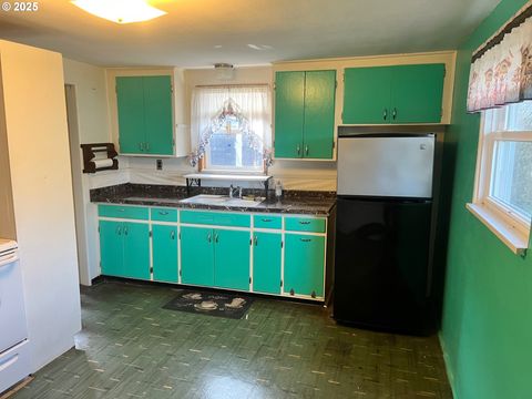 Tiny photo for 335 Holbrook Ln, Creswell, OR 97426 (MLS # 792344379)