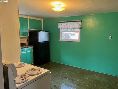 Tiny photo for 335 Holbrook Ln, Creswell, OR 97426 (MLS # 792344379)