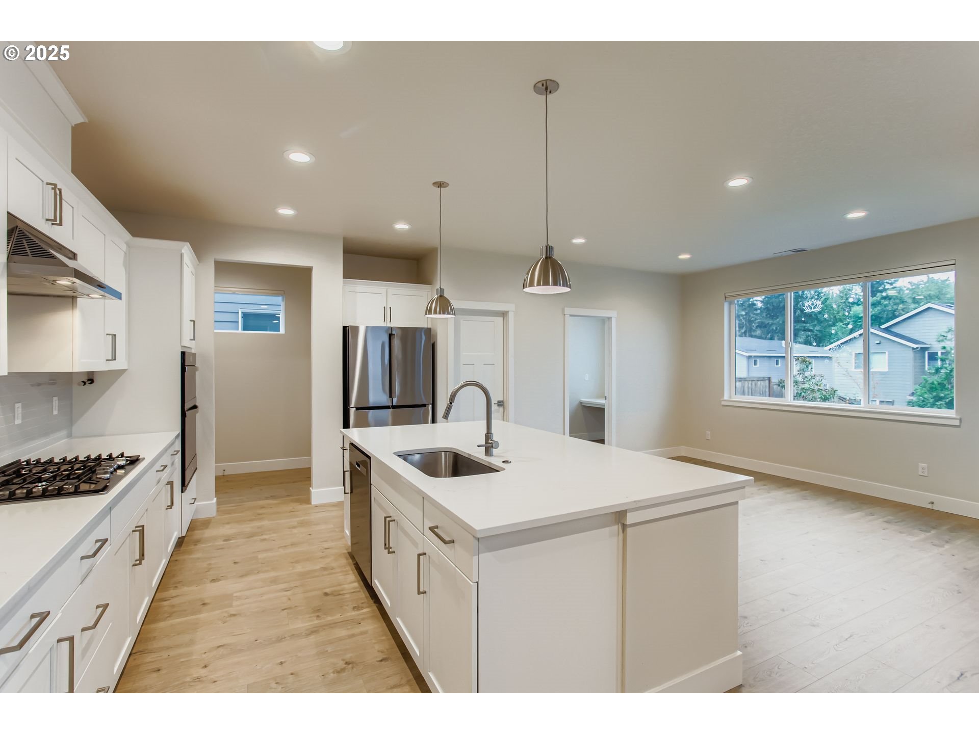 Sherwood, Oregon 97140, United States, 5 Bedrooms Bedrooms, ,3 BathroomsBathrooms,Residential,Active,220432