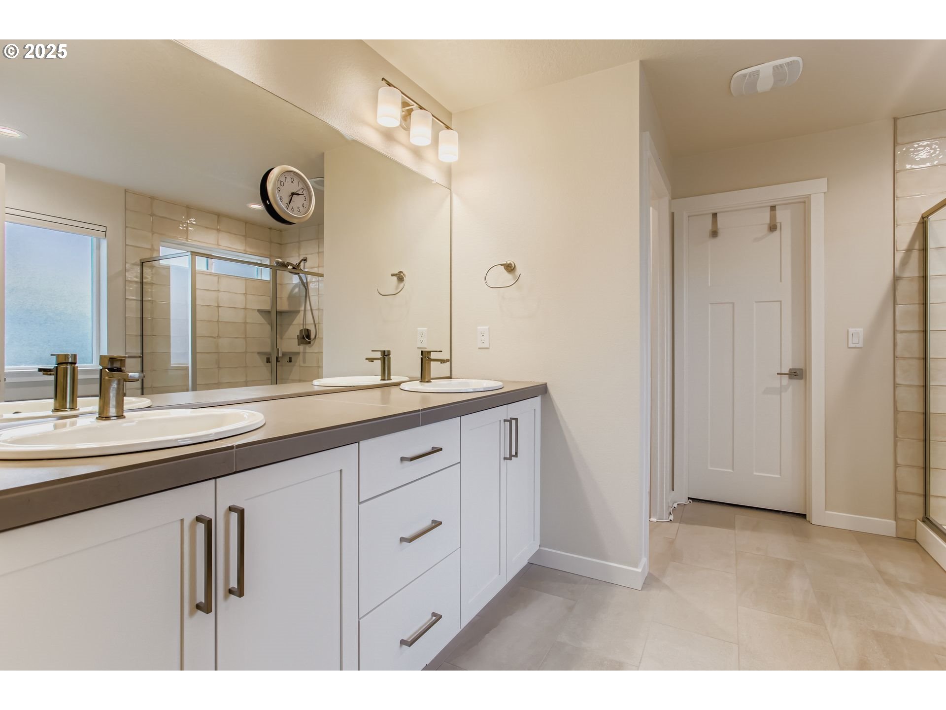 Sherwood, Oregon 97140, United States, 5 Bedrooms Bedrooms, ,3 BathroomsBathrooms,Residential,Active,220432