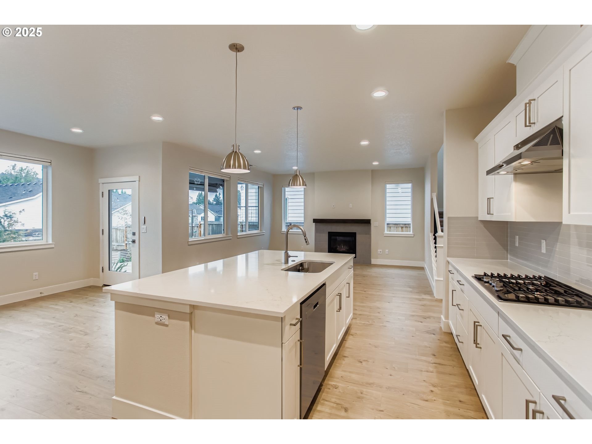 Sherwood, Oregon 97140, United States, 5 Bedrooms Bedrooms, ,3 BathroomsBathrooms,Residential,Active,220432