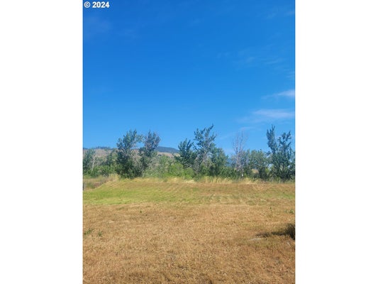 N UNION ST, LA GRANDE, OR 97850 - Image de401f18f04adc9e1dfdfe821240e4e3/3400160529