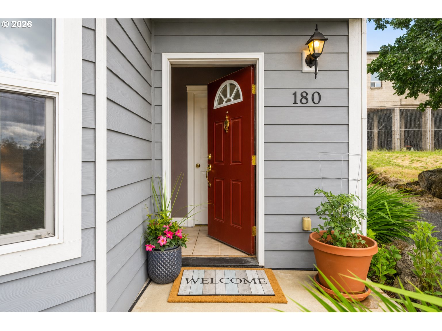 180 OVERLANDERS DR