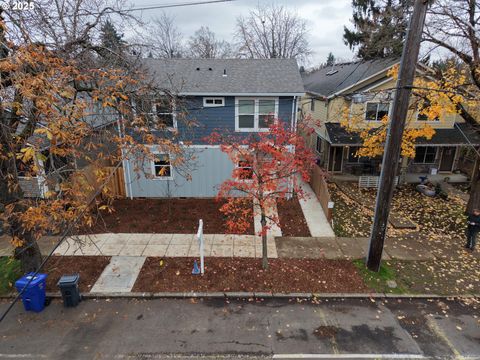 6537 SE Woodstock BLVD Portland OR 97206