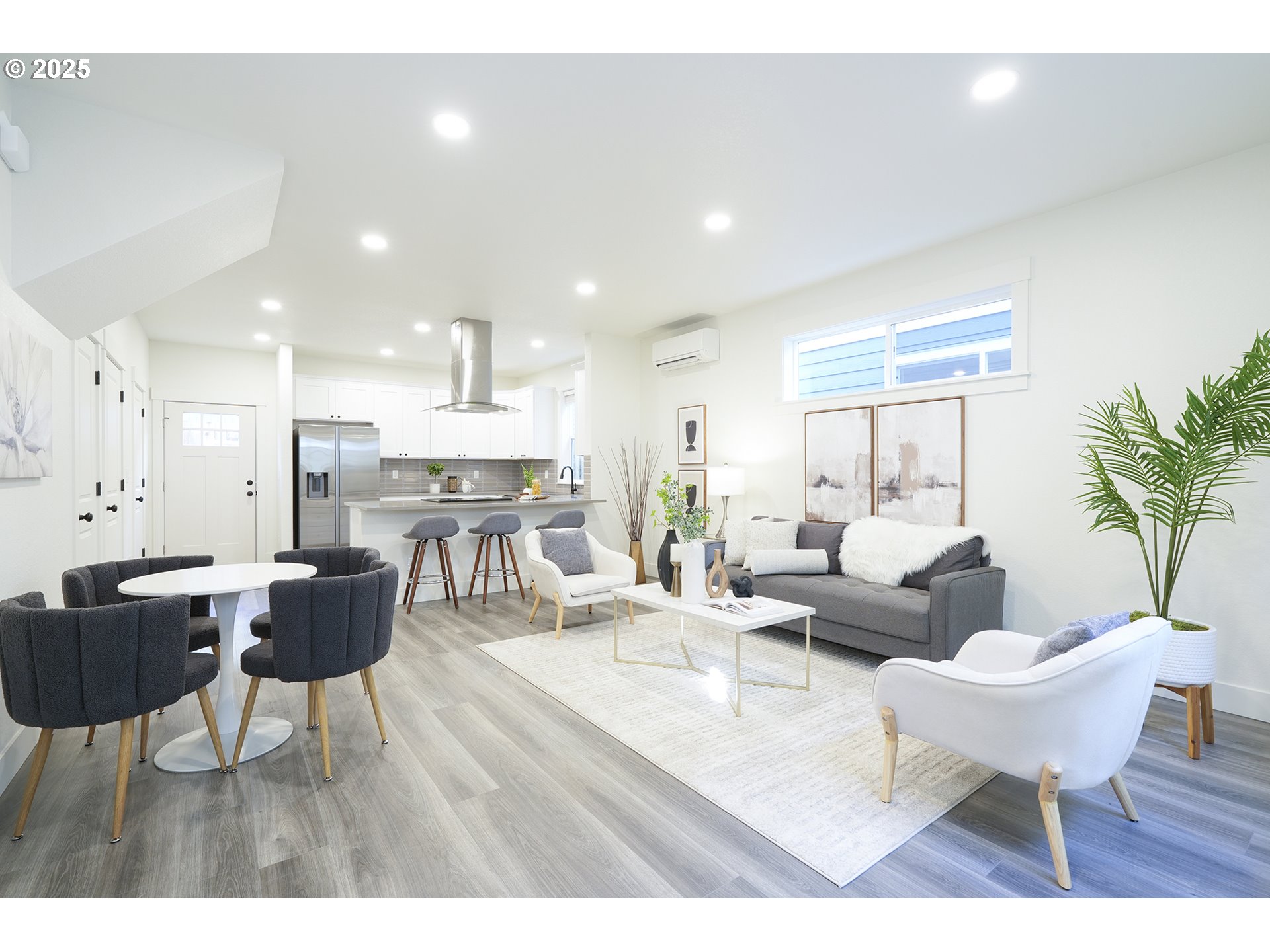 6537 SE Woodstock BLVD