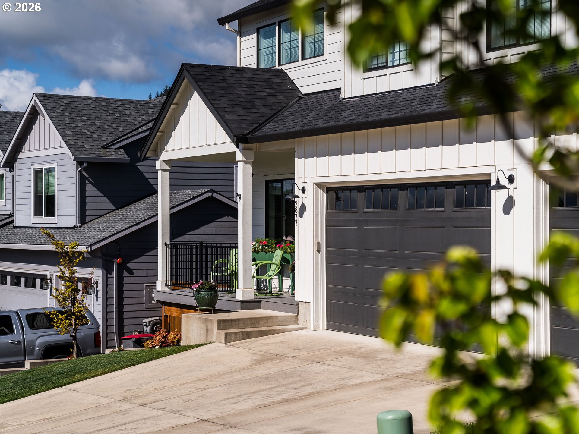 2877 NW MT ASHLAND LN