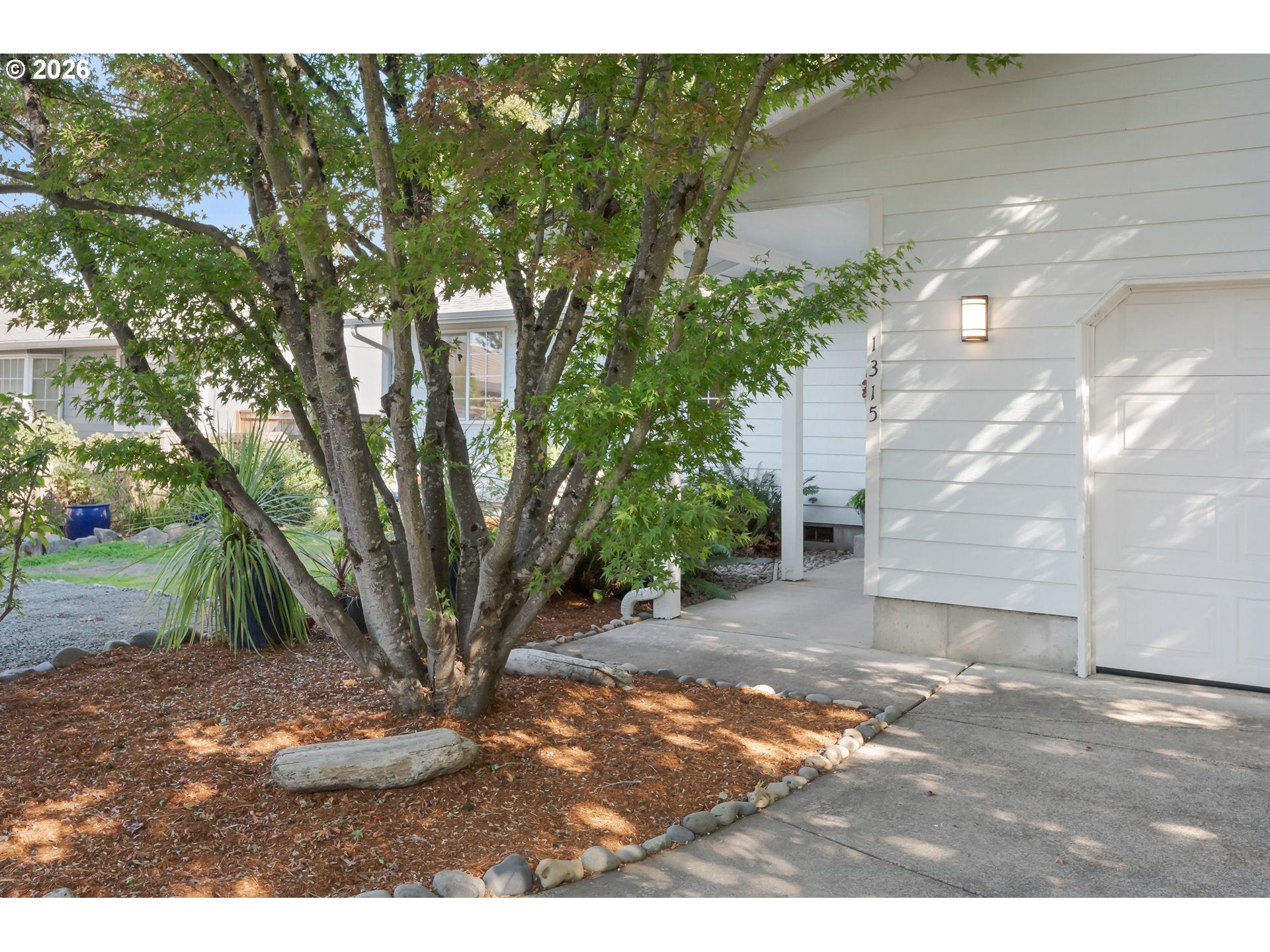 1315 ARCADIA DR