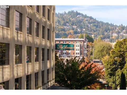 1400 NW IRVING ST 705 Portland OR 97209