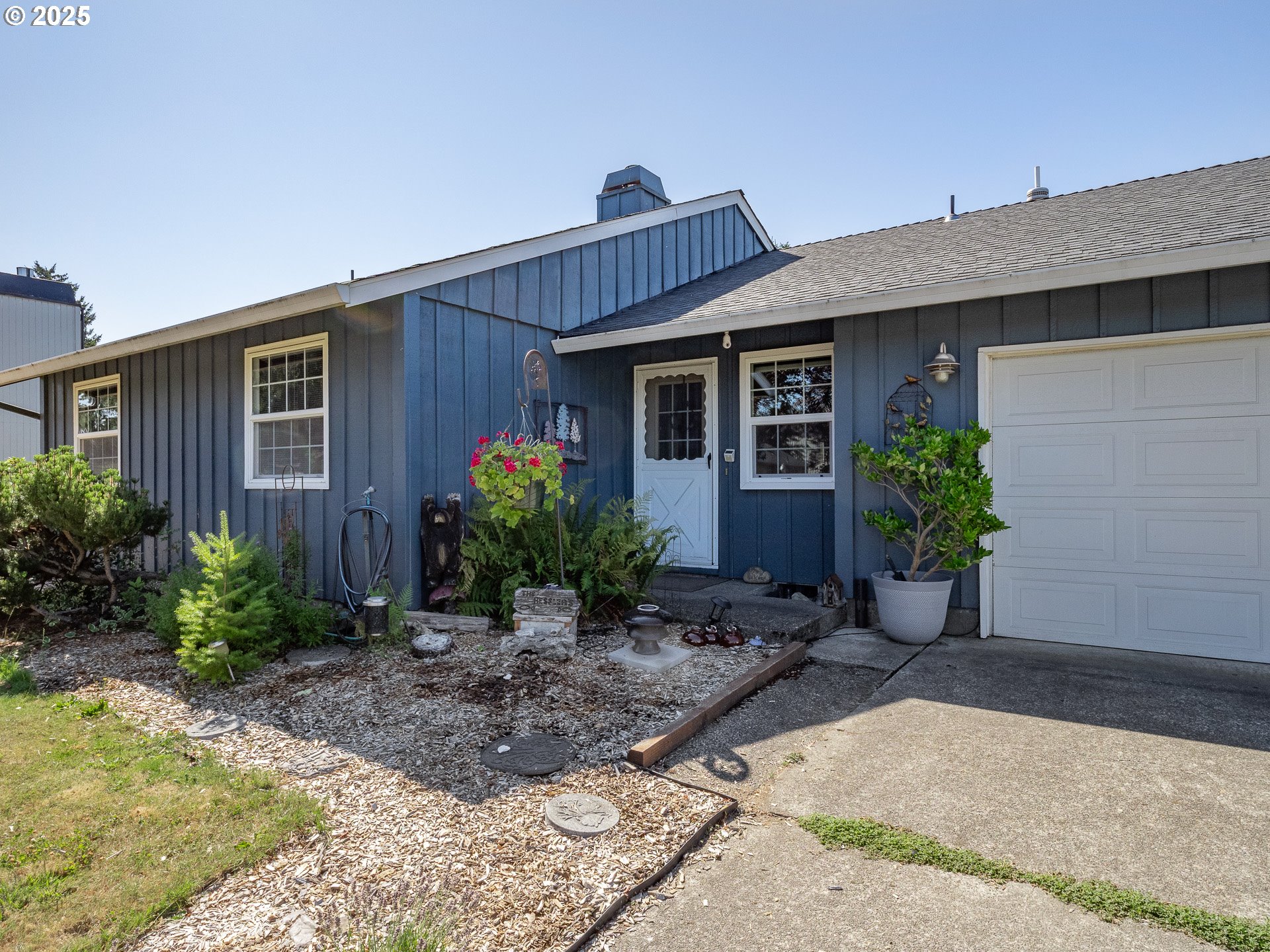500 E PINEHURST DR