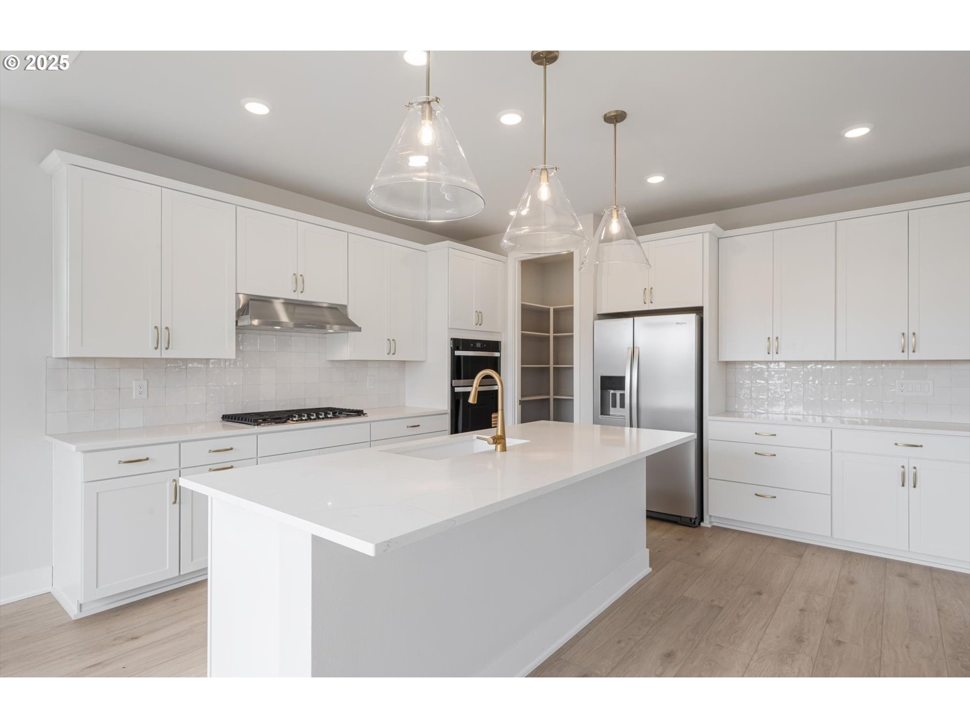 6748 SW Windflower ST