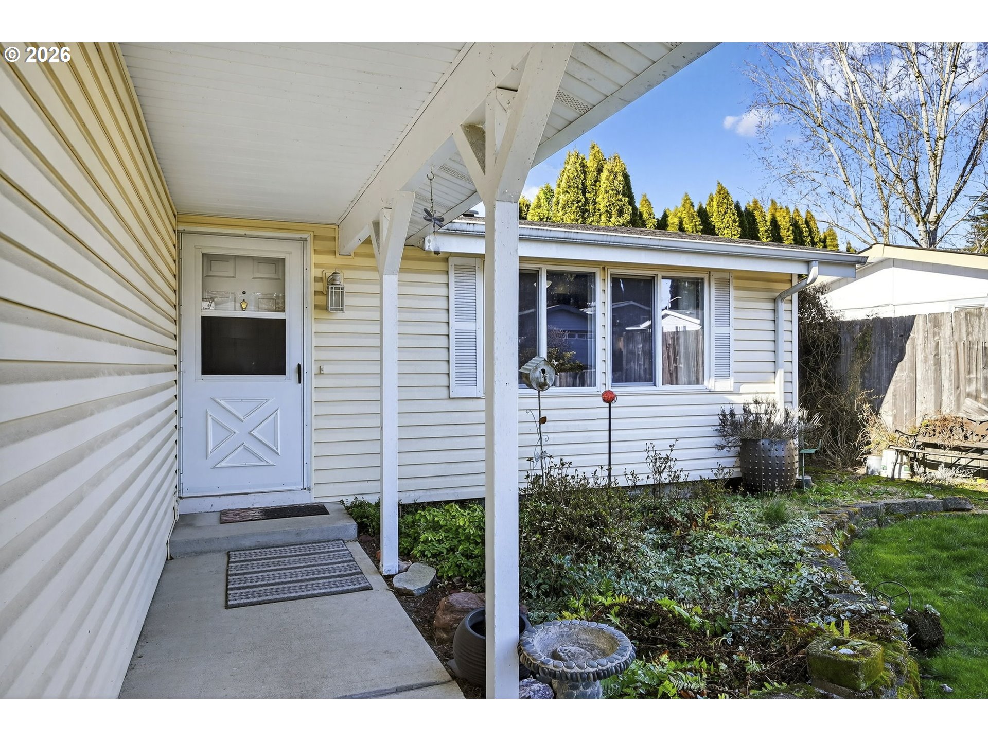 1691 SE CEDAR CREEK PL