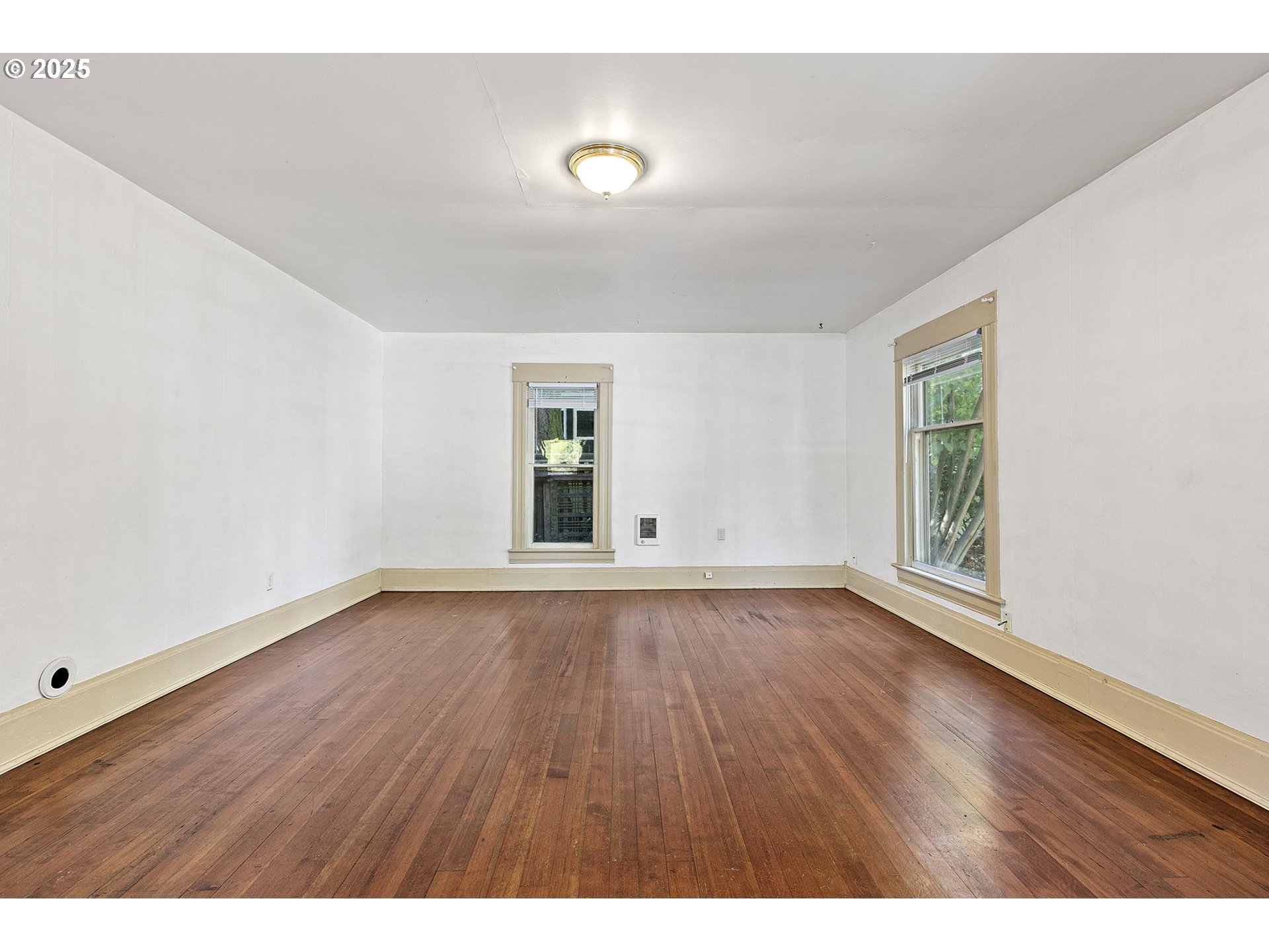 1112 W 8th AVE