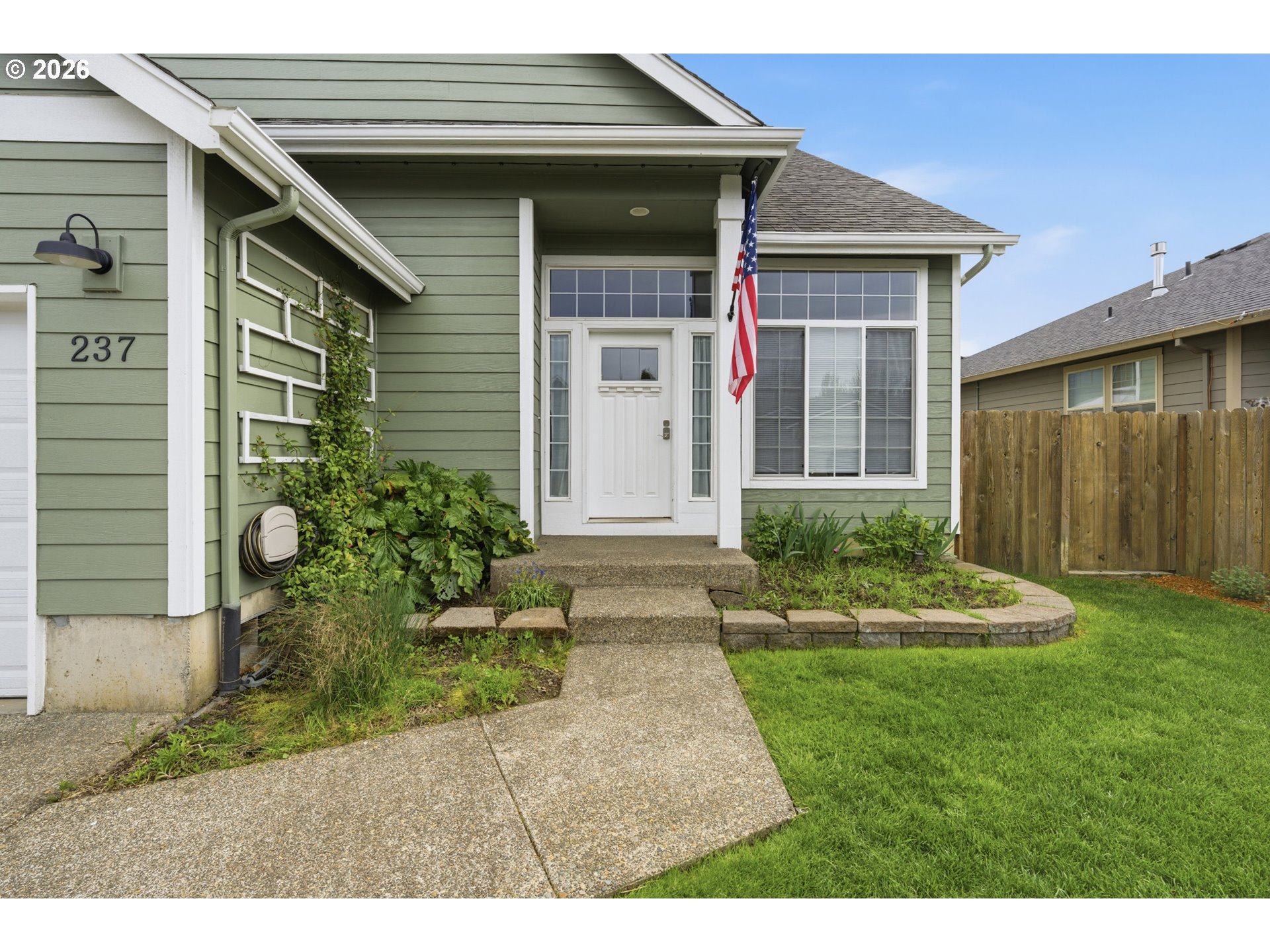 237 NW SAGAN LOOP