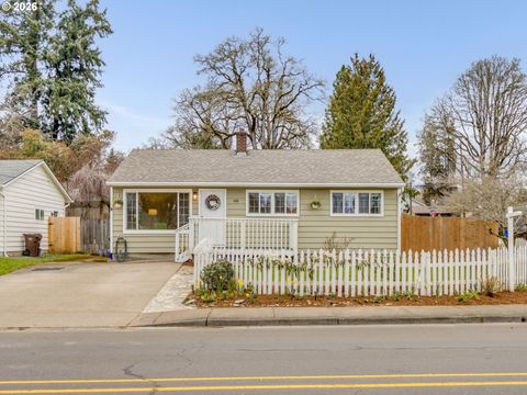 480 E GLOUCESTER ST Gladstone OR 97027