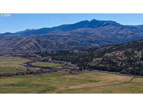 44011/43877 W HWY 26 Dayville OR 97825