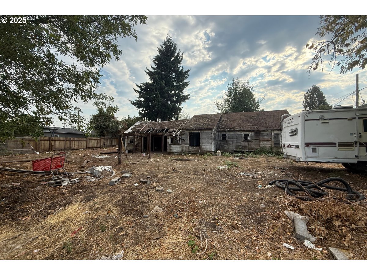 2799 BELL AVE