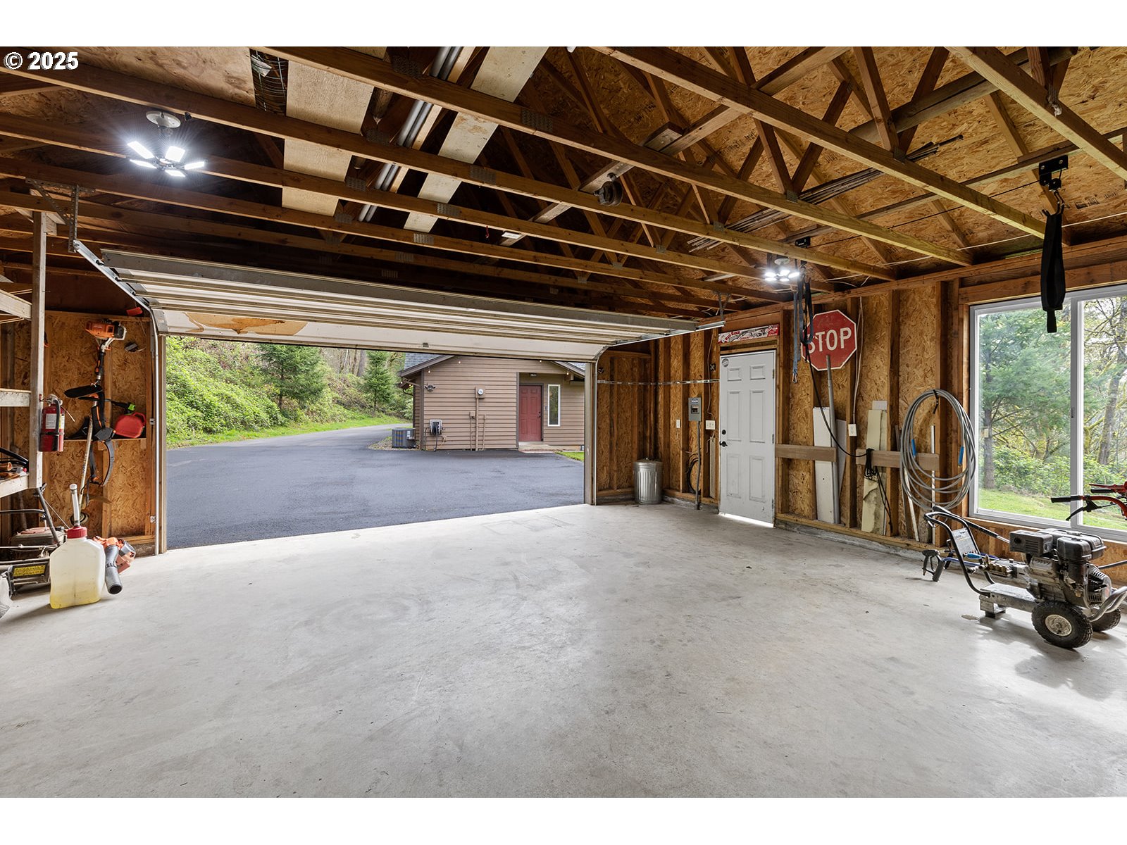 267 EAGLE POINT DR