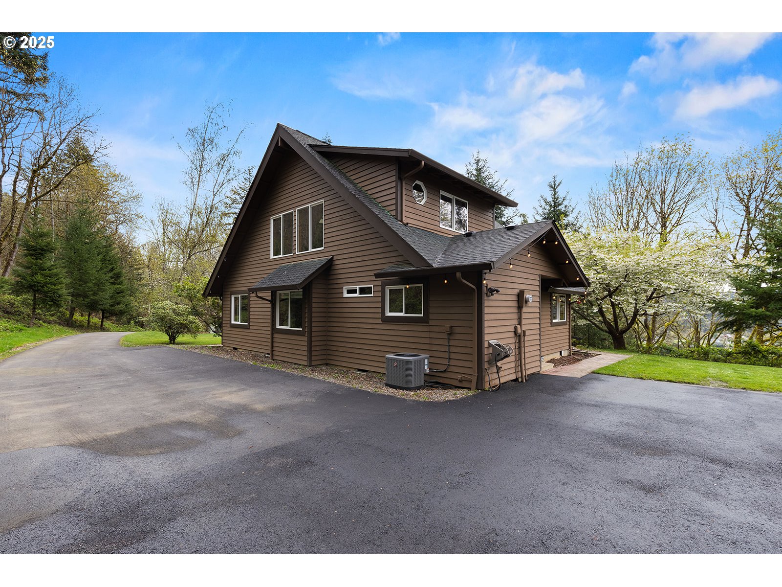 267 EAGLE POINT DR