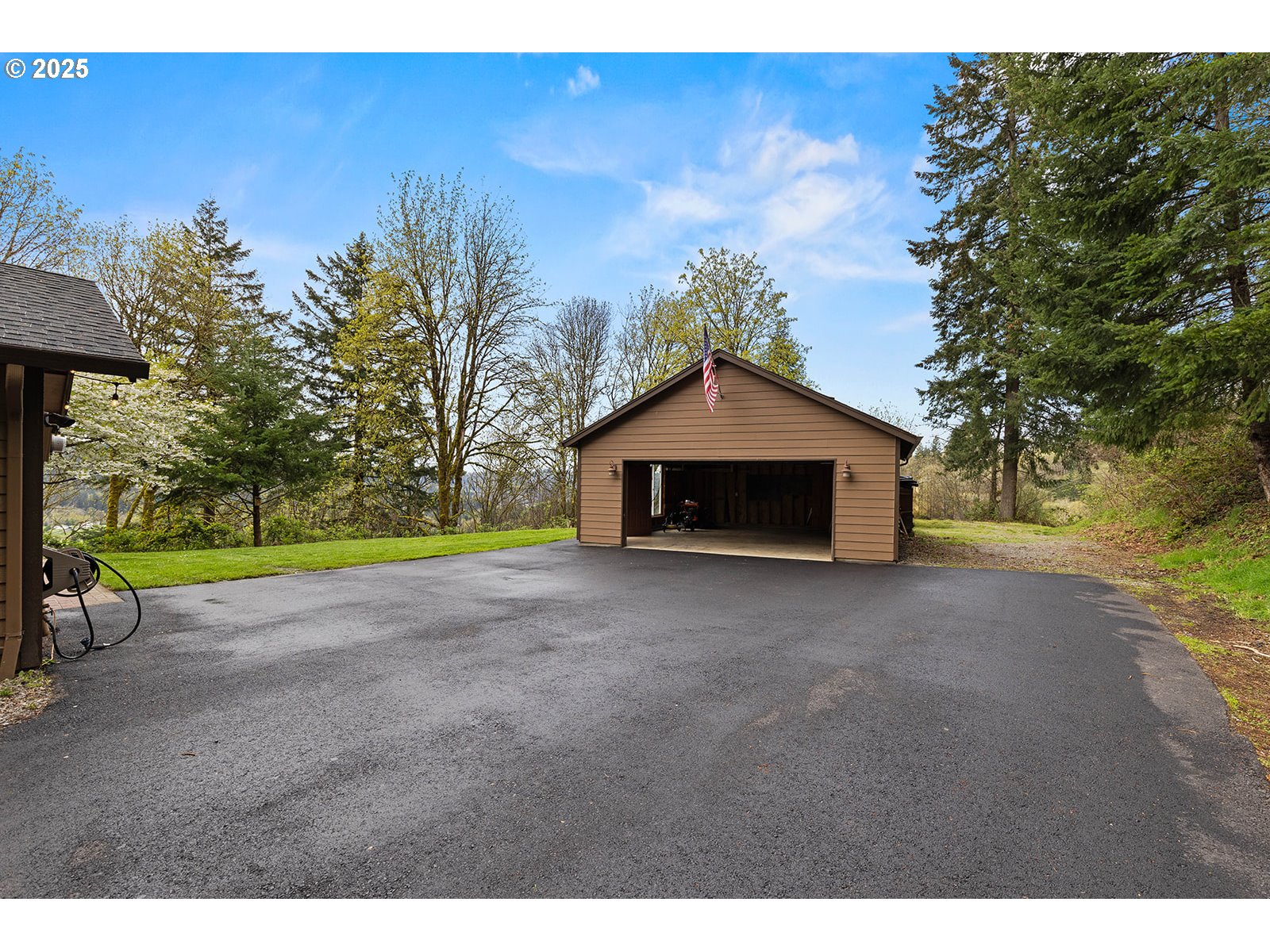 267 EAGLE POINT DR