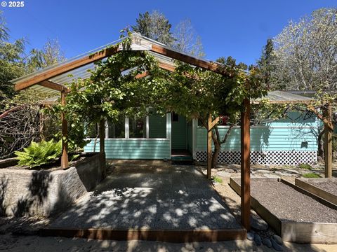 5346 SAND DUNE PARK DR Florence OR 97439