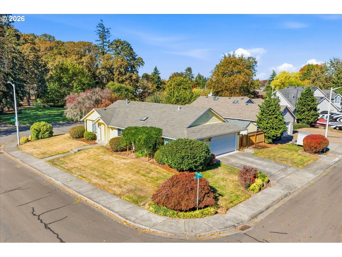 527 NE 25TH CT