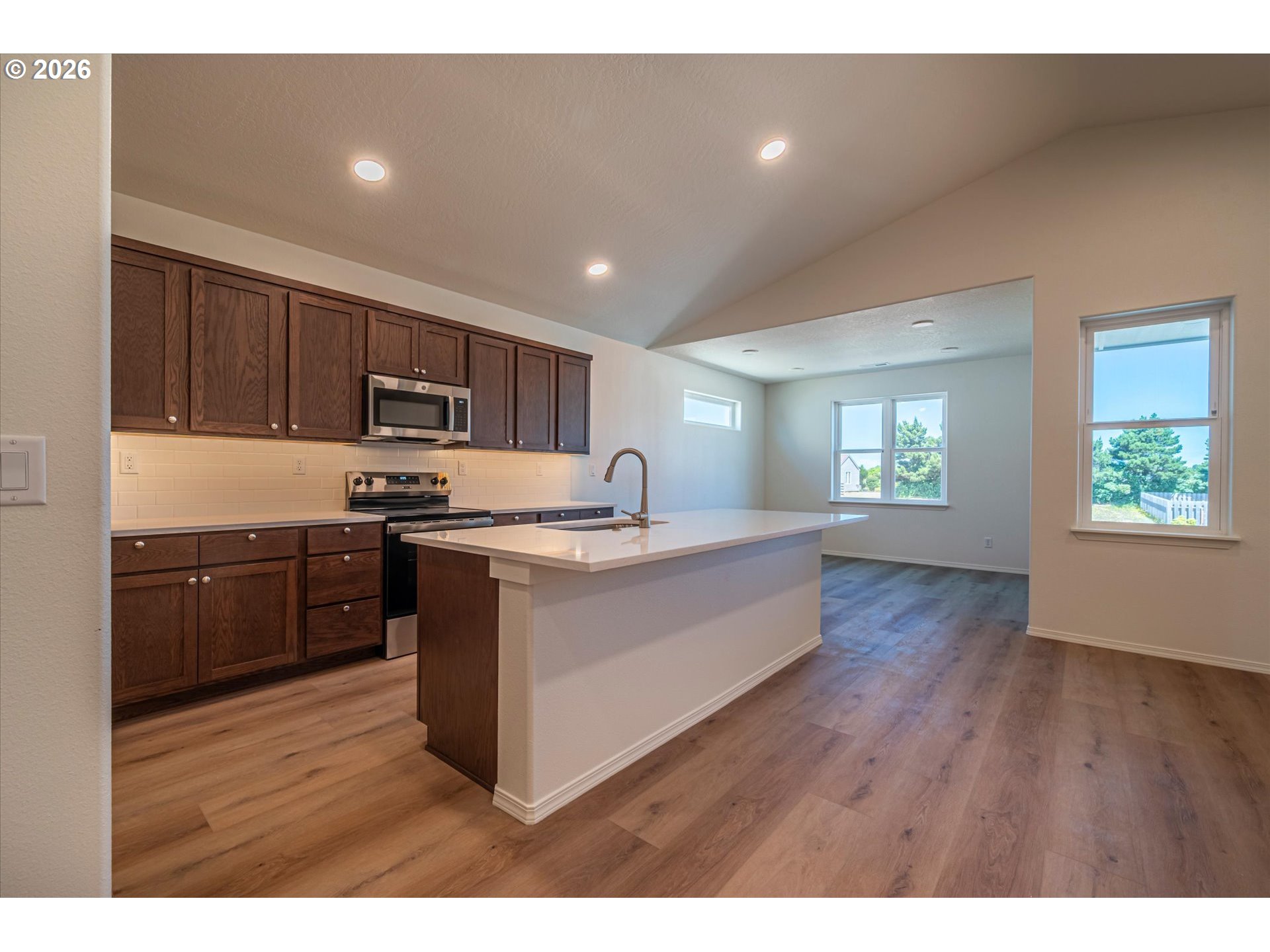 761 SPYGLASS DR