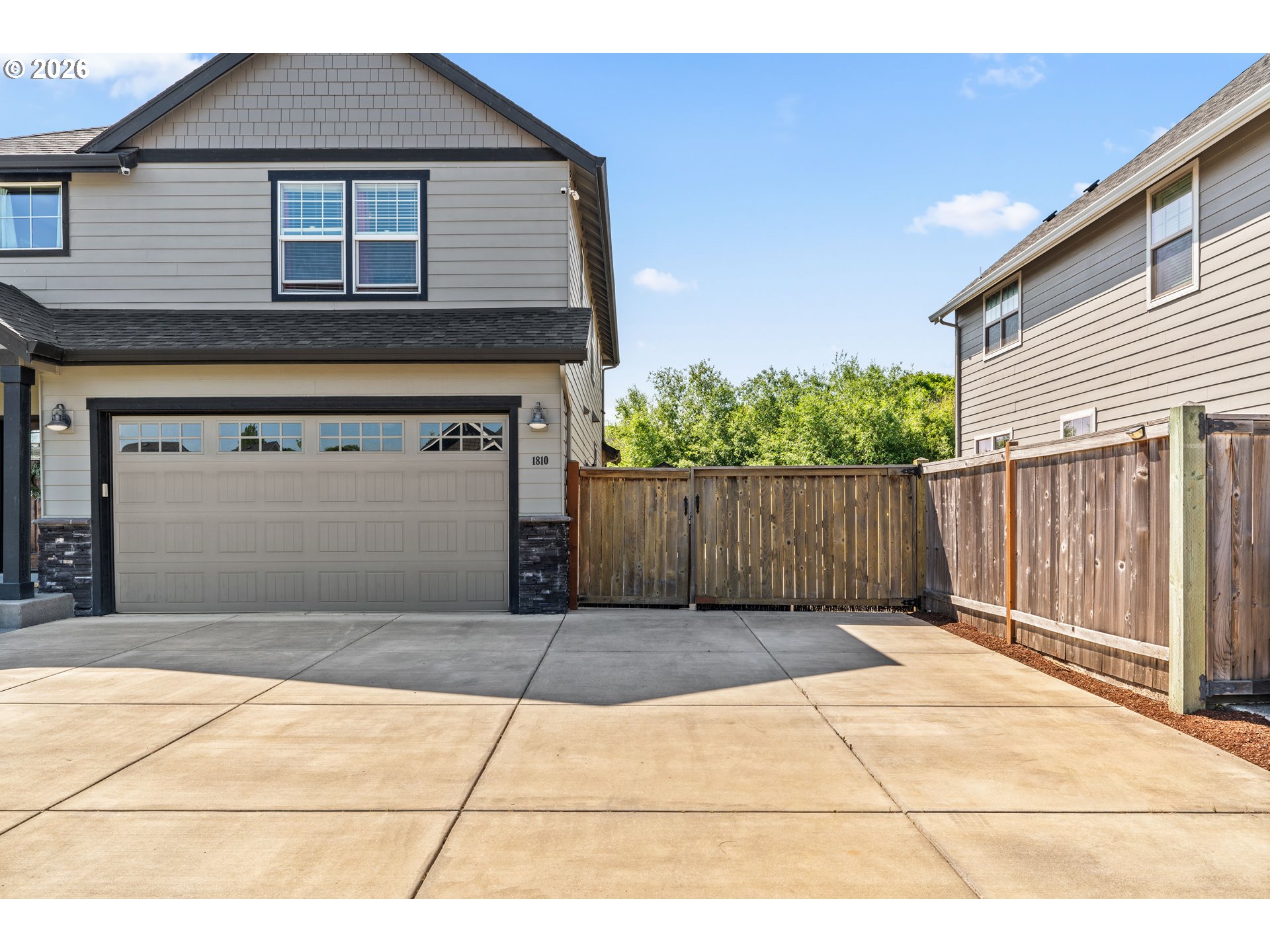 1810 CEDAR BROOK DR