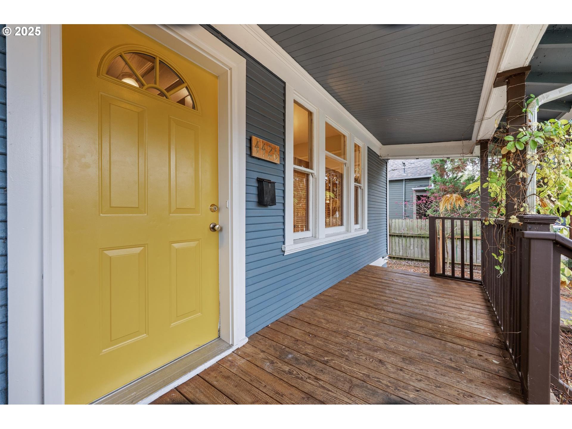 4426 N COMMERCIAL AVE