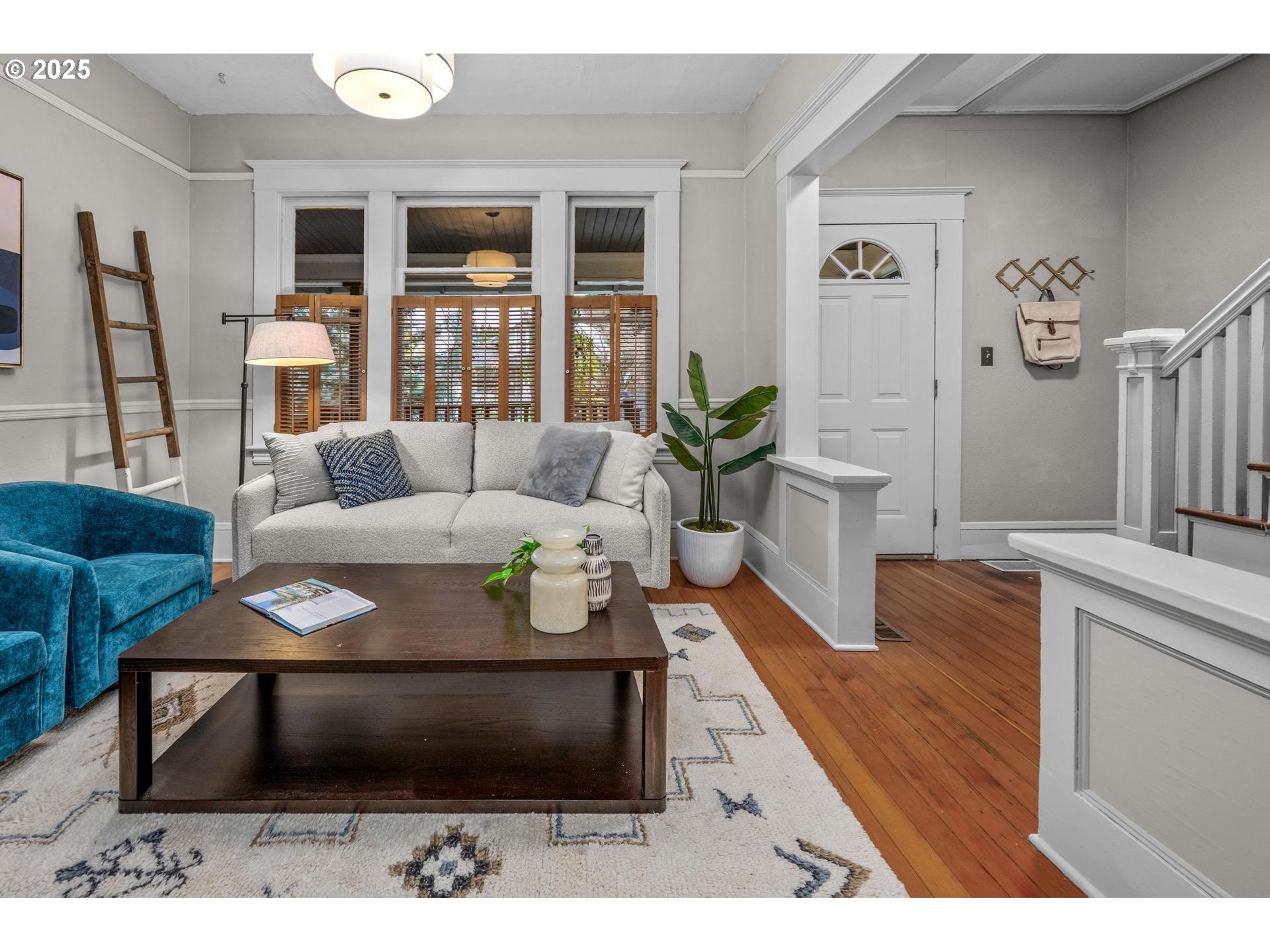 4426 N COMMERCIAL AVE