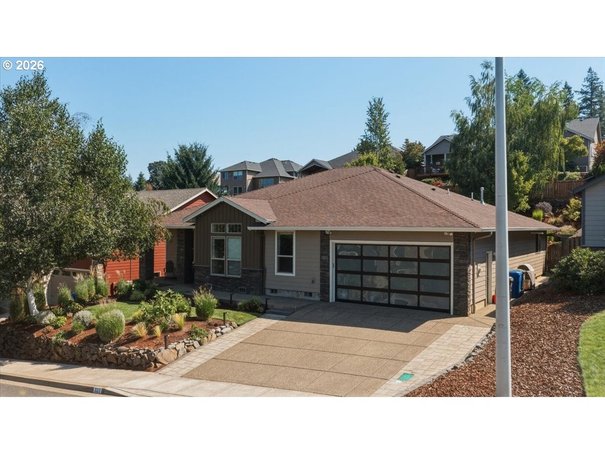 322 SE SUMMIT VIEW AVE