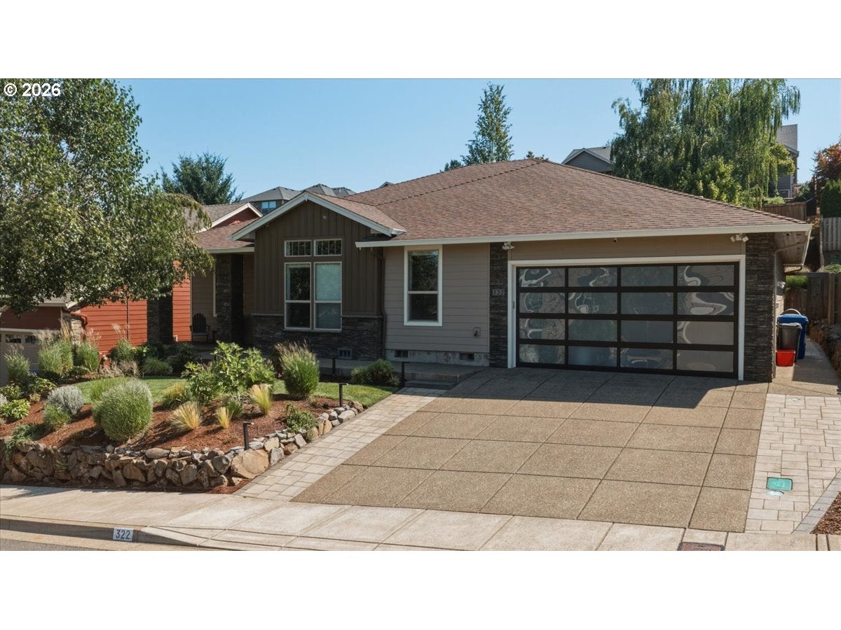 322 SE SUMMIT VIEW AVE