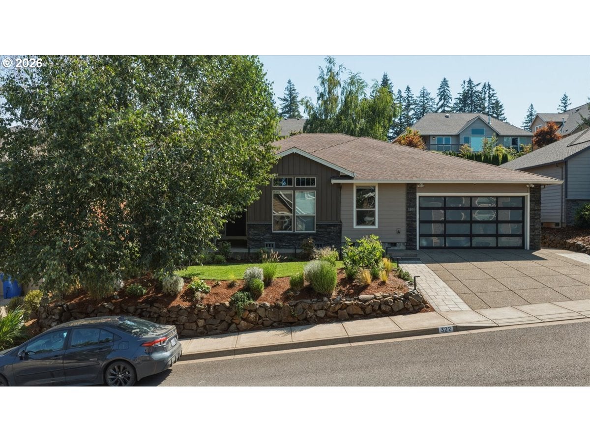 322 SE SUMMIT VIEW AVE