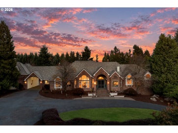 1095 SW SCHAEFFER RD West Linn OR 97068