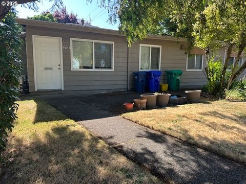 9212 N SAINT LOUIS AVE Portland OR 97203