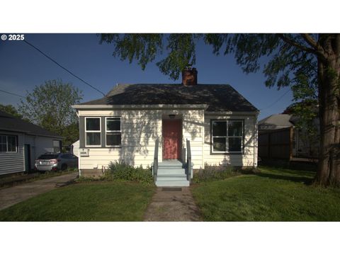 6824 N Commercial AVE Portland OR 97202
