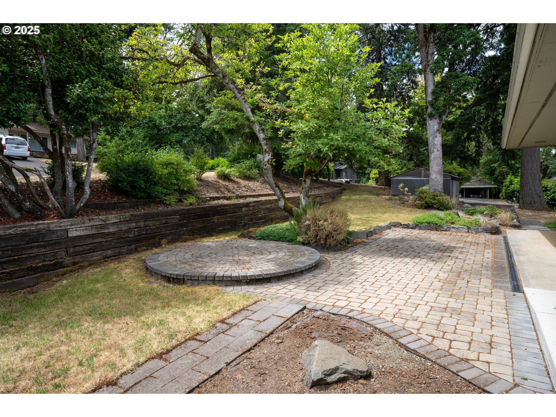 675 LORANE HWY