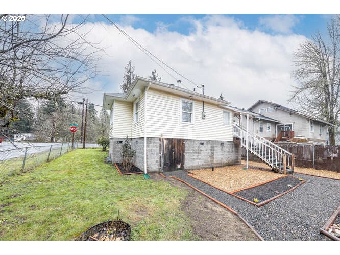 Vernonia, Oregon 97064, United States, 1 Bedroom Bedrooms, ,1 BathroomBathrooms,Residential,Pending,78797