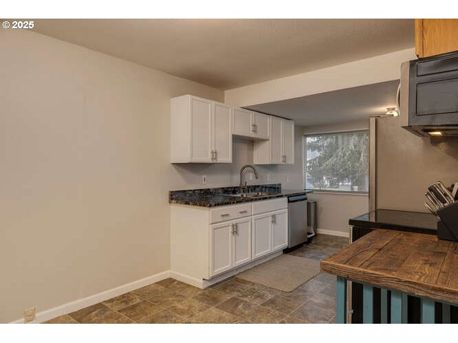 Vernonia, Oregon 97064, United States, 1 Bedroom Bedrooms, ,1 BathroomBathrooms,Residential,Pending,78797