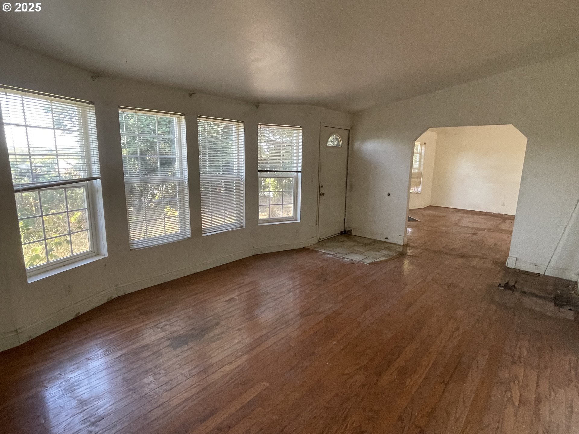 1655 S ELM ST 2
