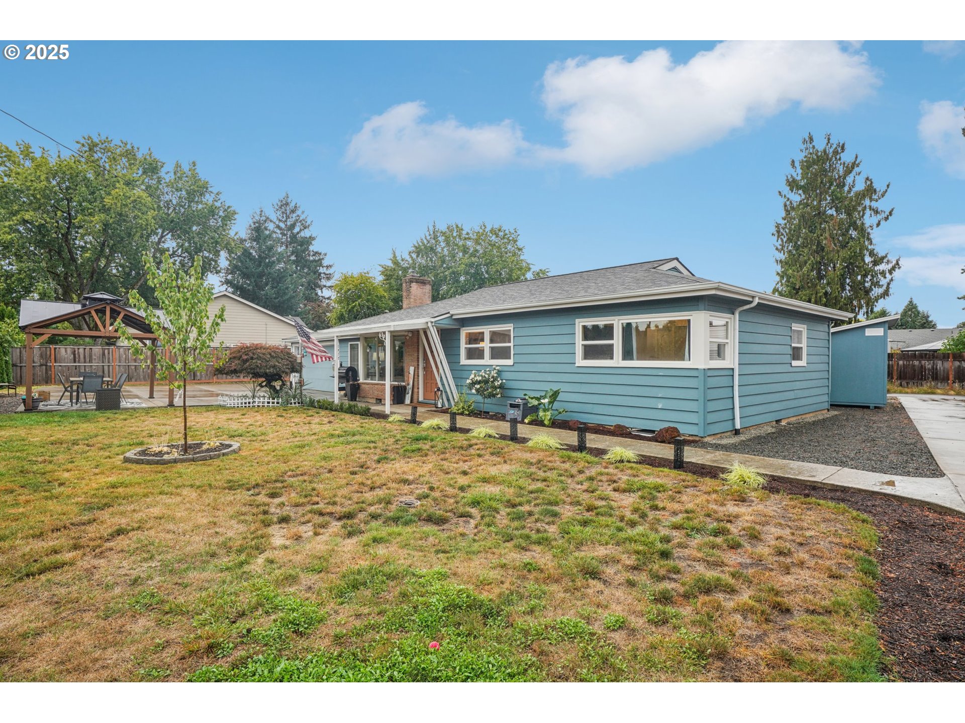 1472 SE JACQUELIN DR