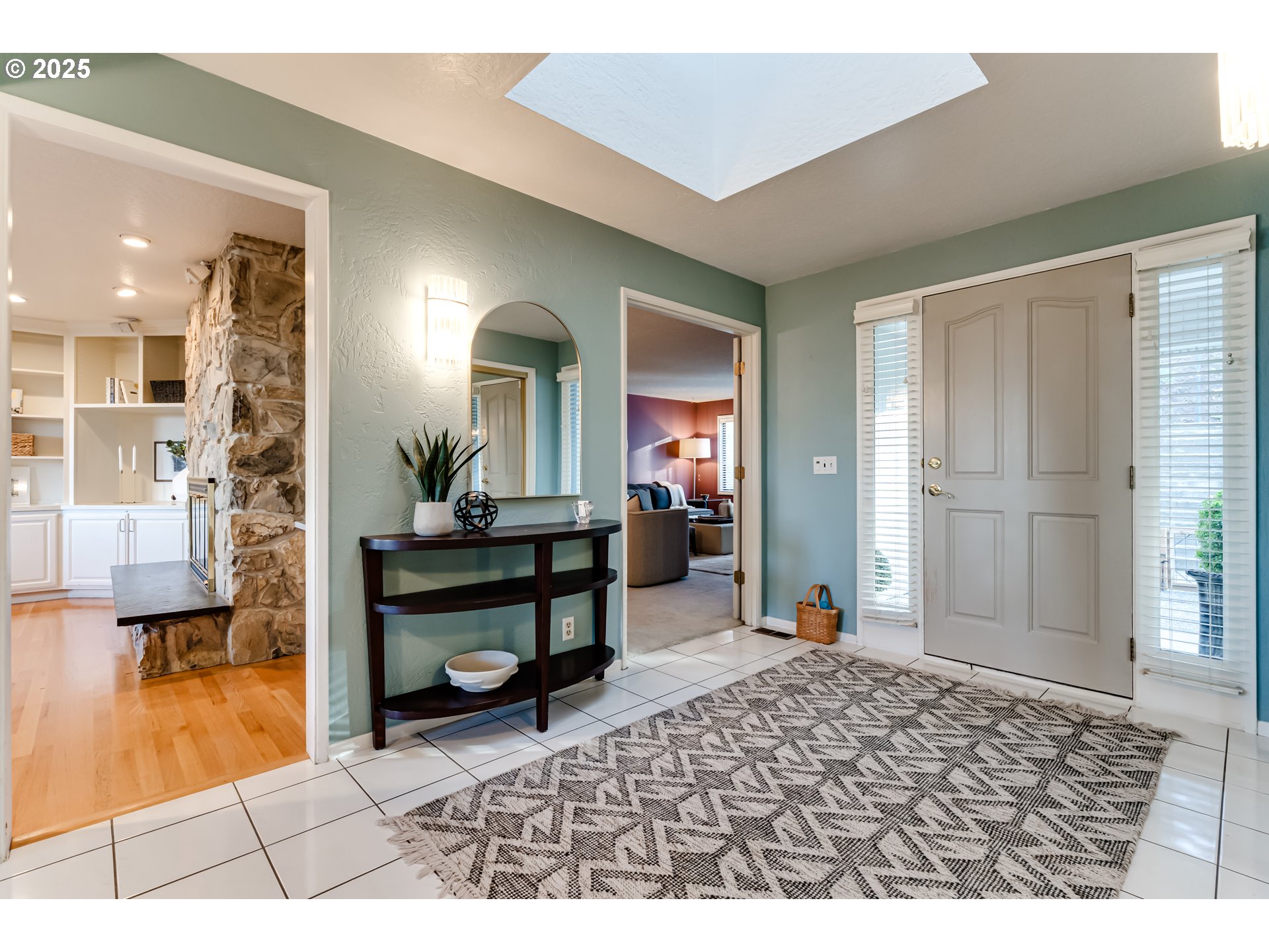 2595 HIGHLAND OAKS DR