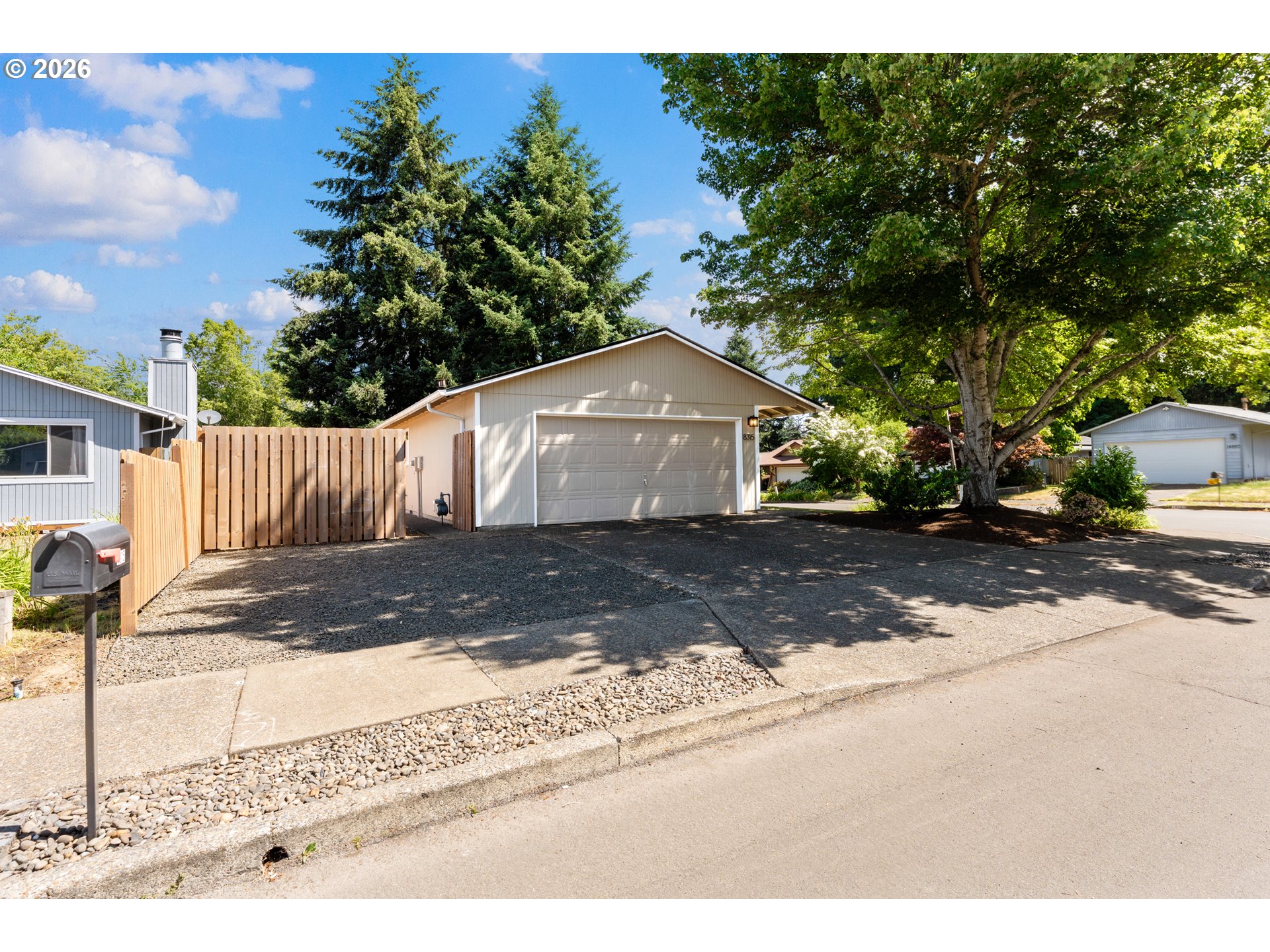 8315 SW LA MANCHA CT