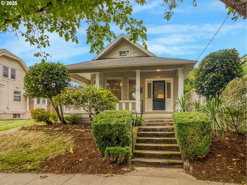1557 N SKIDMORE ST Portland OR 97217