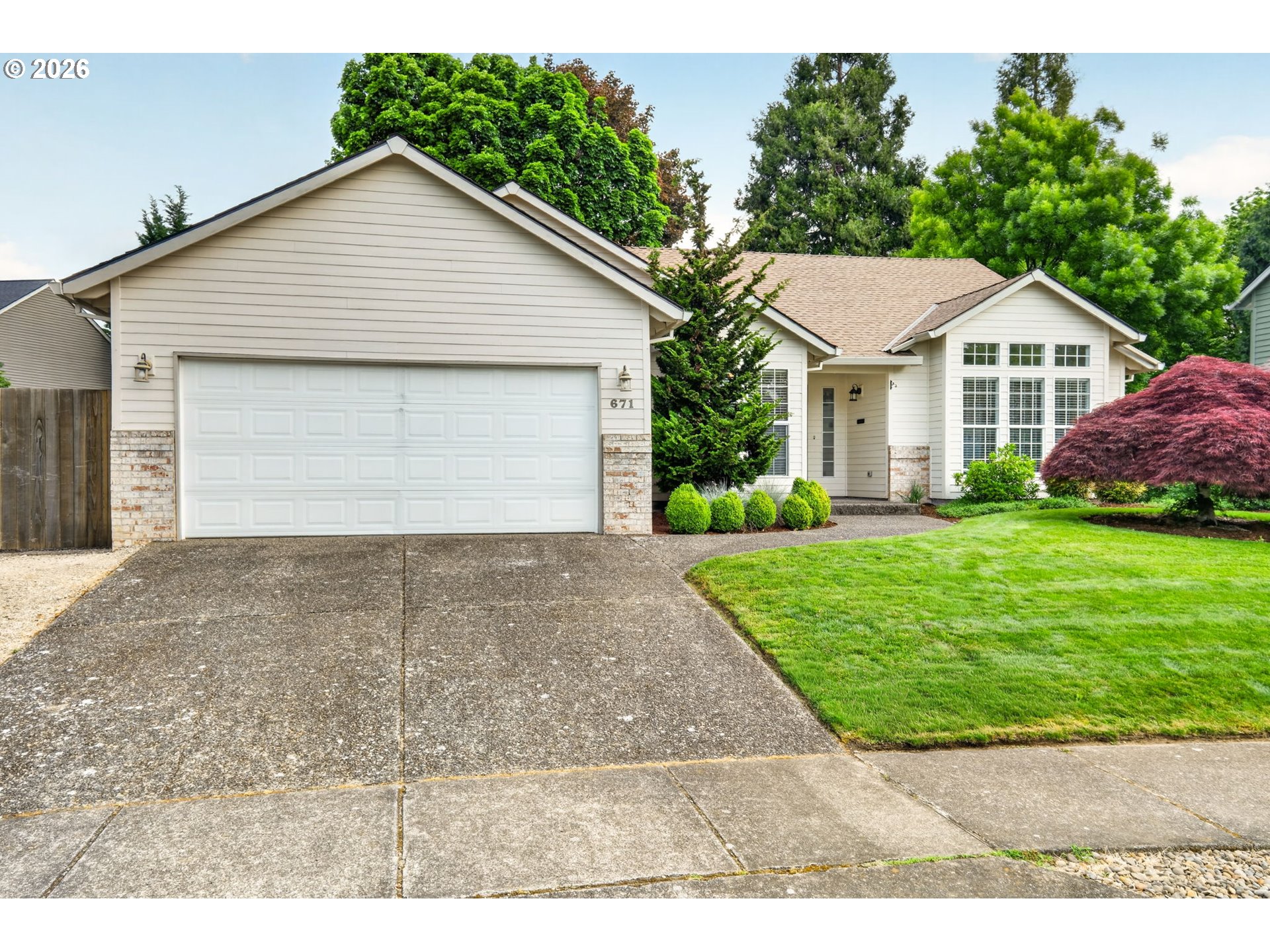 671 NE MARYANN CT