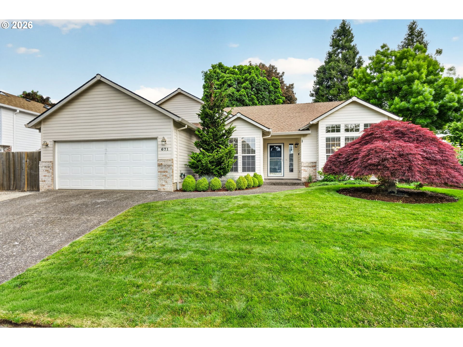 671 NE MARYANN CT