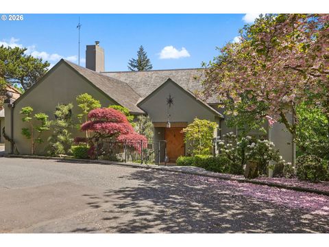 2643 SW BUENA VISTA DR Portland OR 97201