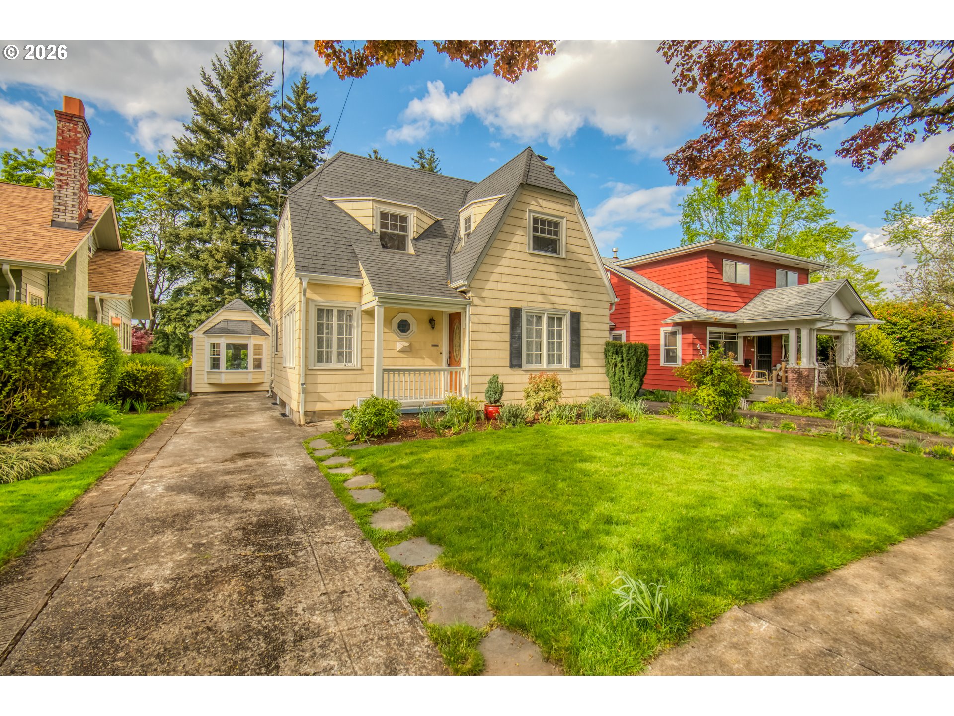 4315 NE LAURELHURST PL